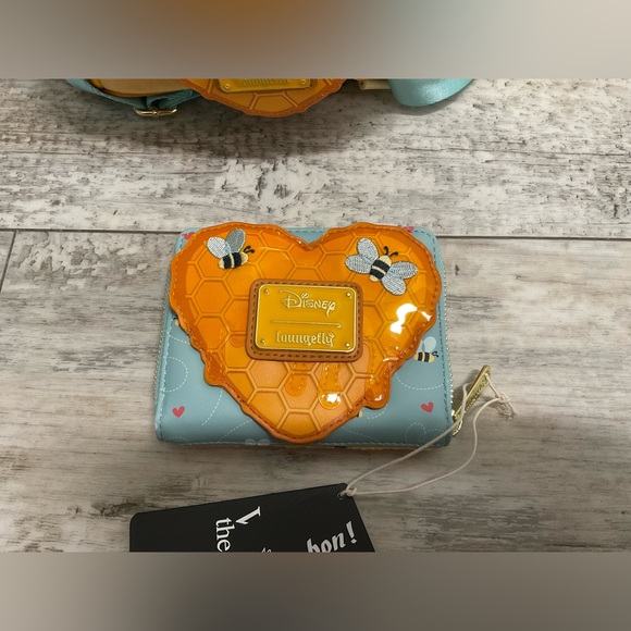 NWT Loungefly Winnie the Pooh Honey Scented Heart Love Backpack and wallet sets - Picture 8 of 9